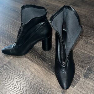 Zara faux leather booties, worn 2 times, in good condition 🥰, size 39.